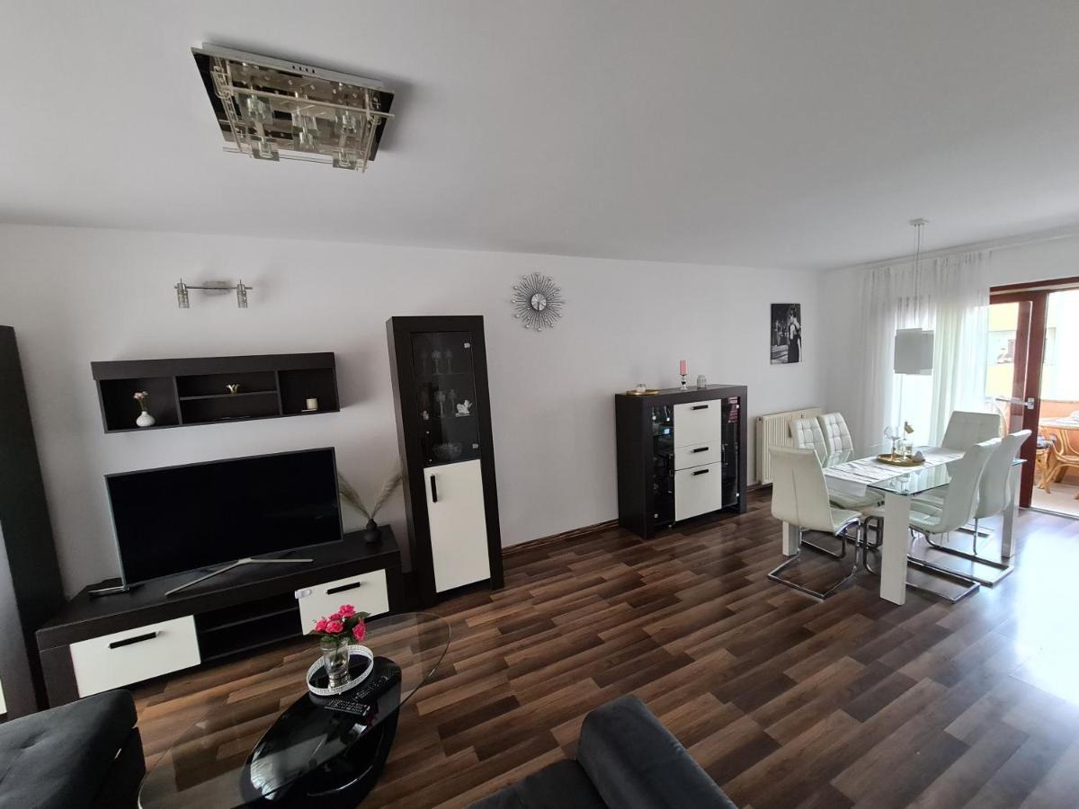 Ferienwohnung Helena Pula Exterior foto